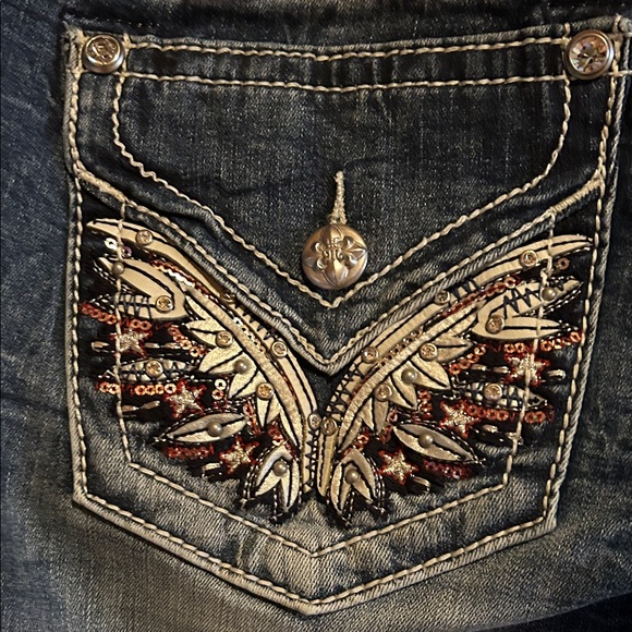 Miss Me Faded Blue Capri Jeans - Picture 6 of 12